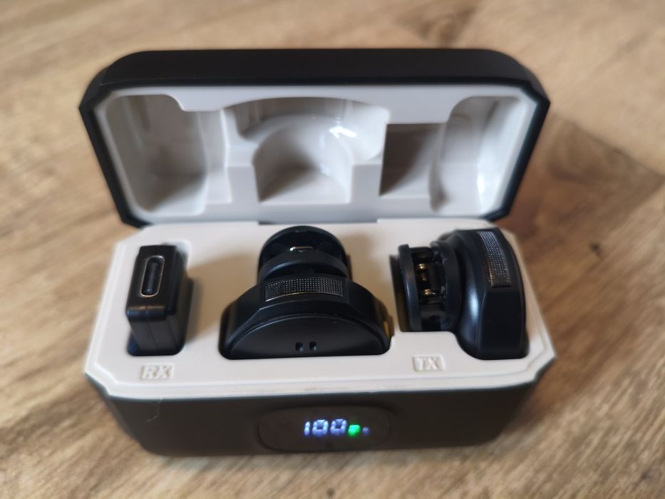 Микрофони за Андроид с Bluetooth комплект в зарядна кутия 2бр.