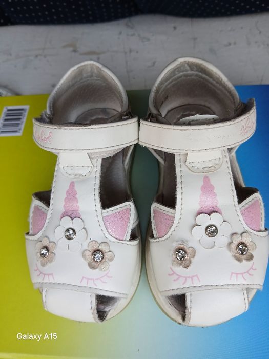 Сандалии кожанные 22-23 рр,для девочки в д садик