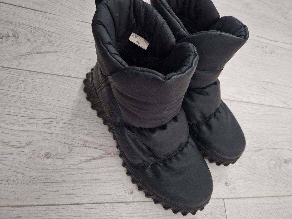 Продам зимние угги