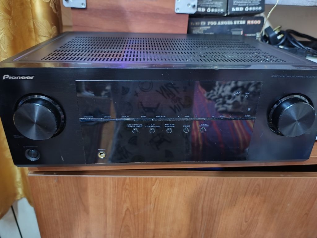 Statie HDMI audio/video multi-channel receiver