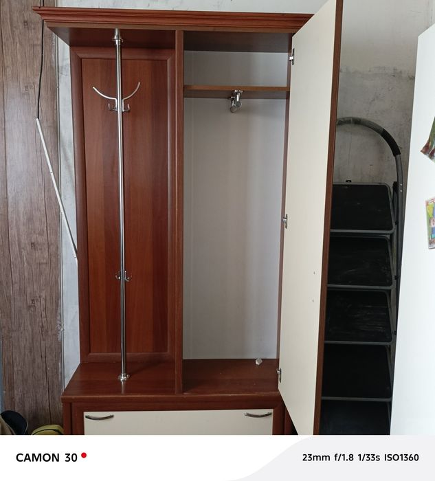 Продам шкаф для прихожей