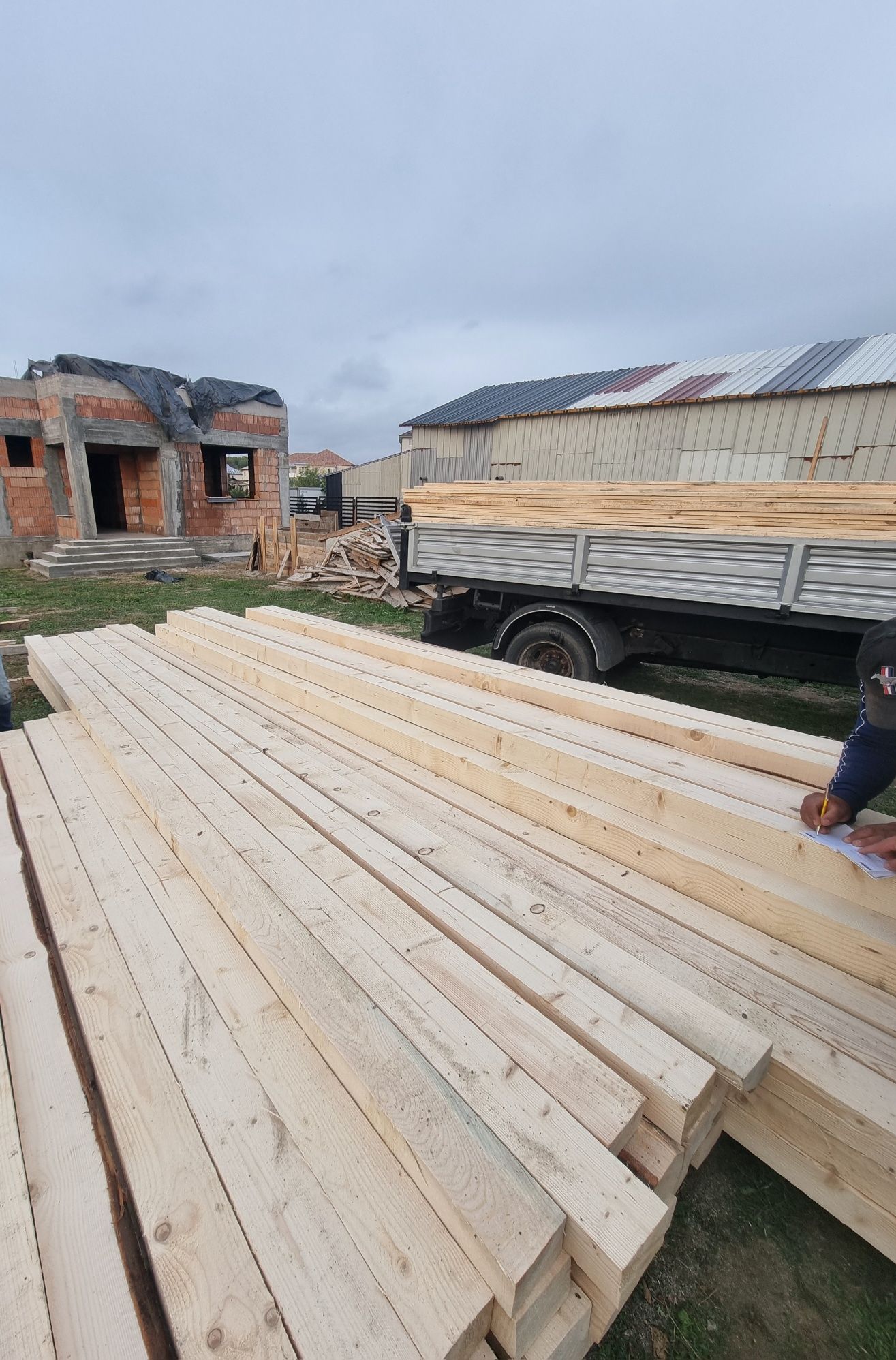 Vând scandura pentru construcții