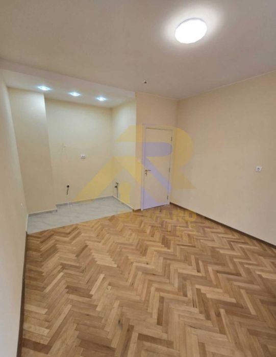 Продава се Двустаен апартамент в София, Център - 65 кв.м за 2247 €/кв.м - Снимка #5