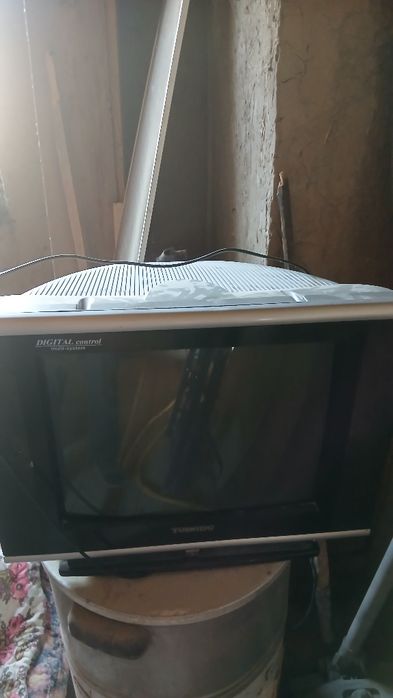 Televizor. sotiladi kelishamiz