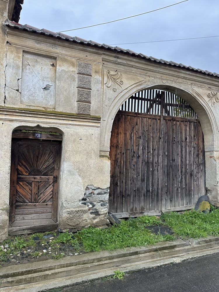 Casa traditionala de vanzare in satul Sebeşu de Sus