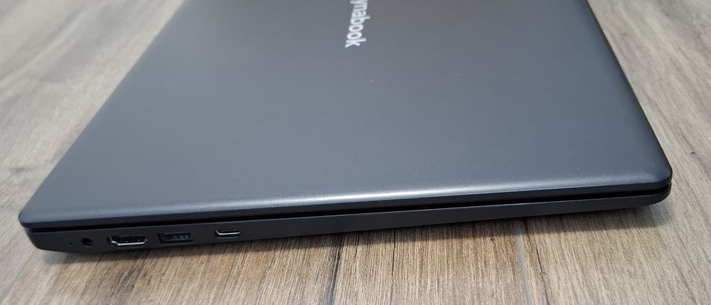 Toshiba Dynabook C50
