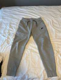 Pantaloi de trening Nike tech gri S