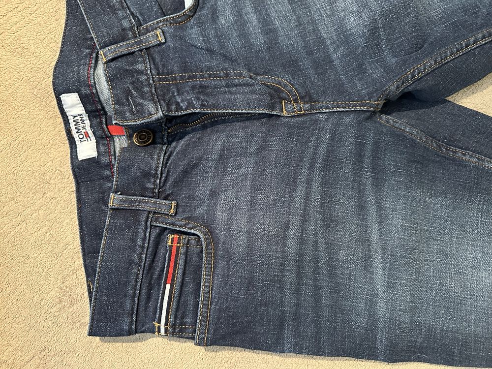 Blugi Tommy Jeans mărimea 36 și 38  (S, M)