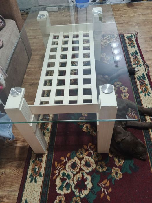 Срочно продается журнальный столик