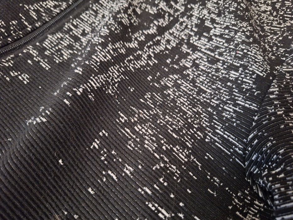 Продавам дрехи - Суичър