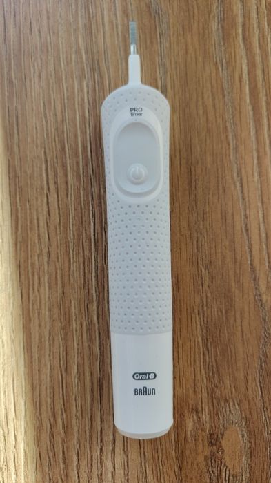 Periuța electrica Braun Oral B 3710