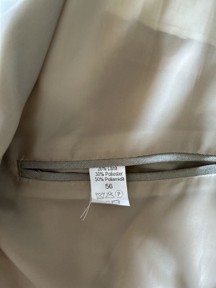 Vand costum (sacou, pantalon si cravata) barbatesc de ocazie