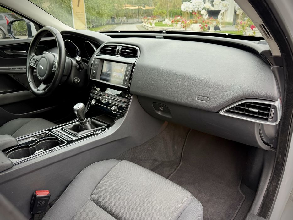 Jaguar XE 2.0d Mod 2016! Garantie 12 Luni ! P.J