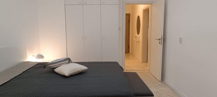 Дава се под наем Двустаен апартамент в София, Надежда 2 - 60 кв.м за 484.5 € - Снимка #2