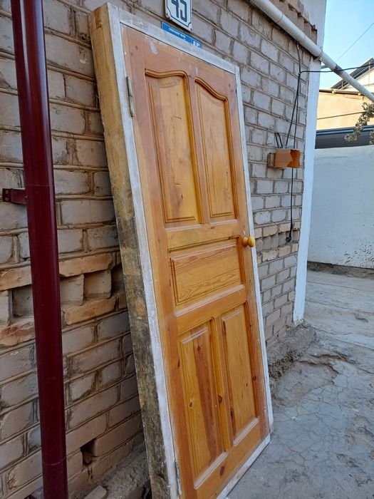 Б/У эшик сотилади.