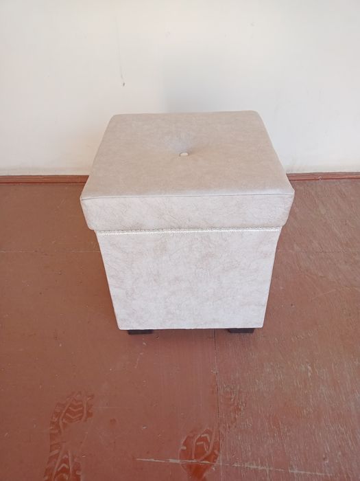 Пуфик сотилади янги ишланган моеиш матерал паралон 19 баландлиги 45 см