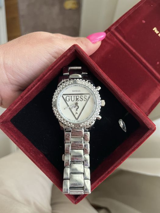 Vand ceas Guess NOU dar fara cutie