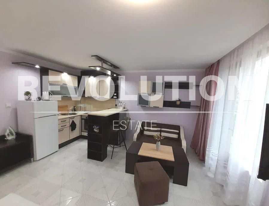 Двустаен апартамент в района на к.к Златни пясъци!