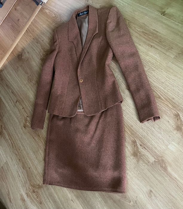 Costume compuse din fusta, sacou si pantaloni