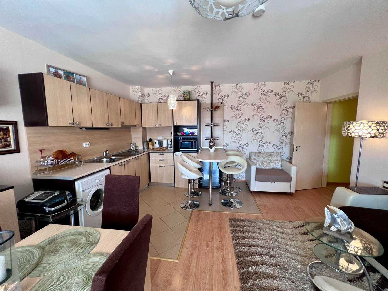 Продава се Двустаен апартамент в к.к. Слънчев бряг - 71 кв.м за 1015 €/кв.м - Снимка #4