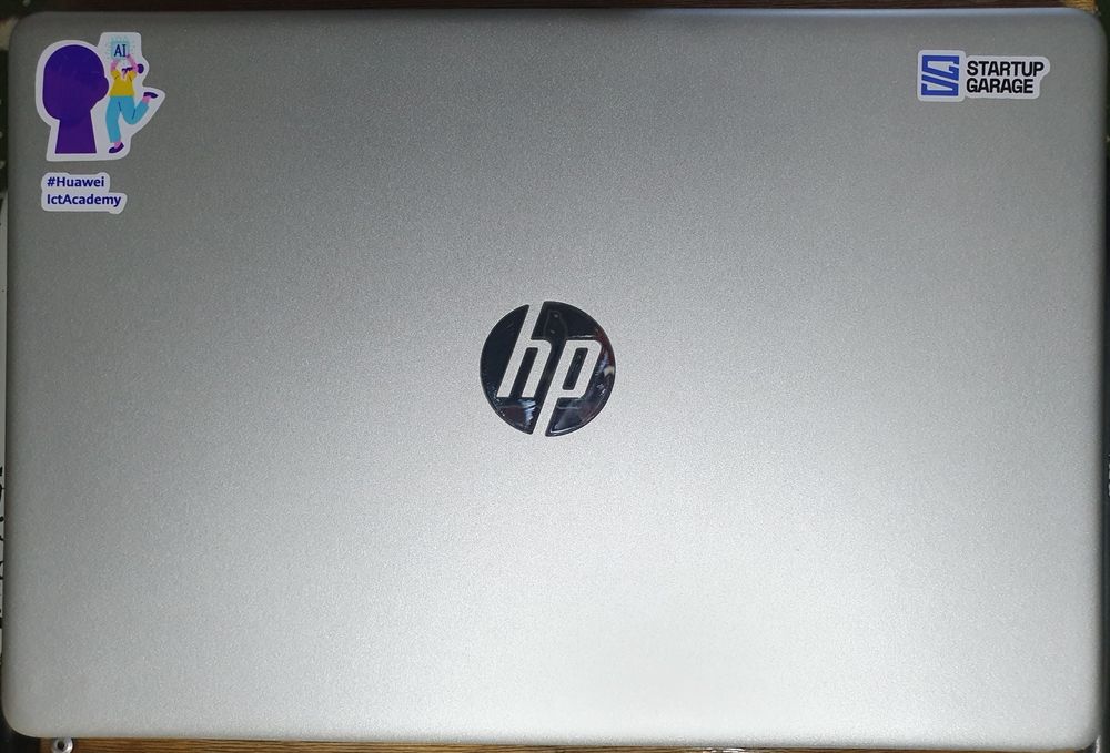 HP Intel i5 1235U
