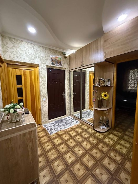 Продается 4х комнатная квартира 1 этаж Юнусабад 12 Метро Туркестан