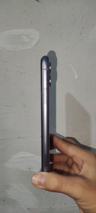 Продается айфон 11  95к торг есть