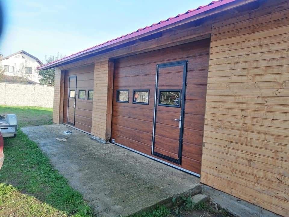 Usa de garaj producător