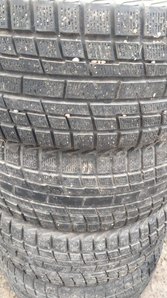 Продам зимние шины Yokohama 215/55/17