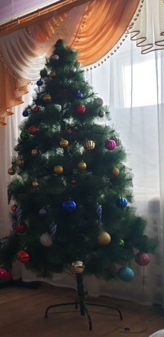 Продам. Ёлку в хорошем состоянии