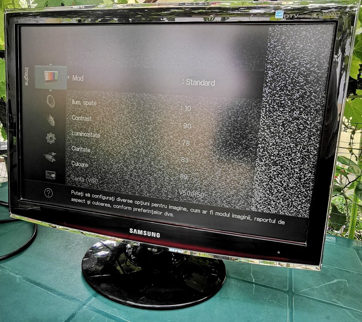Monitor / TV LCD Samsung 22'', Wide, TV Tuner, DVI, HDMI, Boxe, T220HD