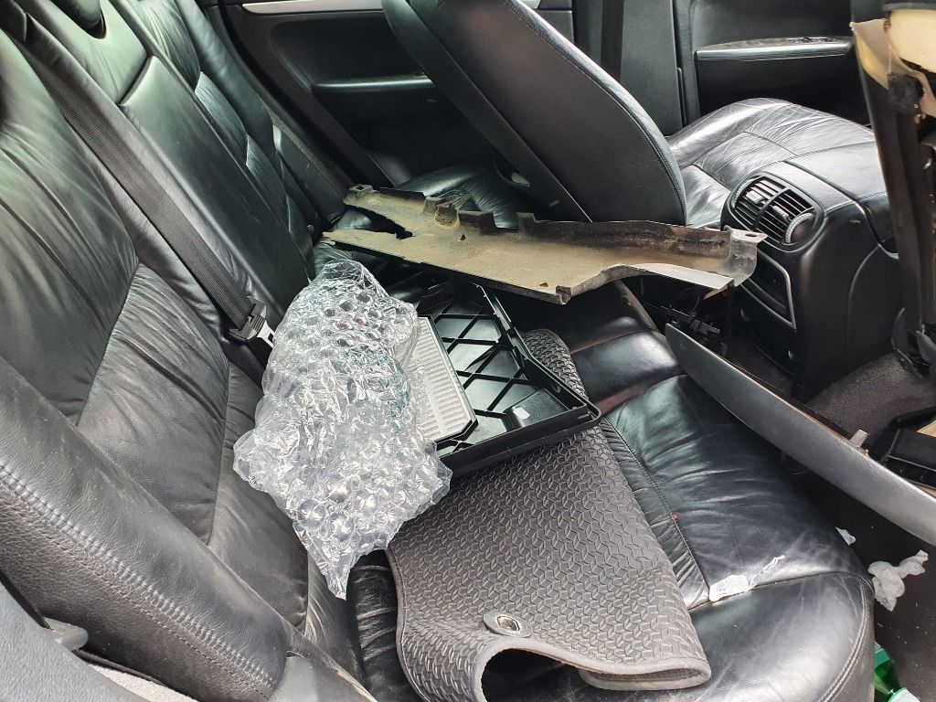 usa portiera stanga dreapta fata spate aripa fuzeta etrier Porsche Cayenne S motor 4.5 benzina 450cp  M58 . 50 dezmembrez