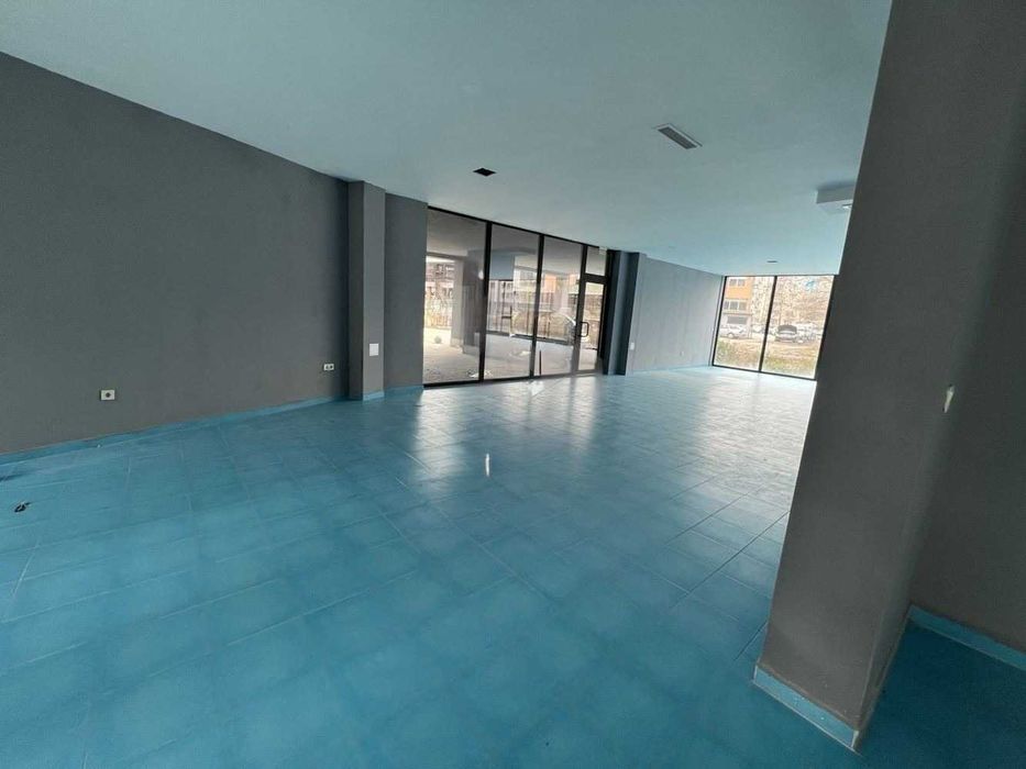 Дава се под наем Магазин в Пловдив, Христо Смирненски - 240 кв.м за 1380 € - Снимка #1