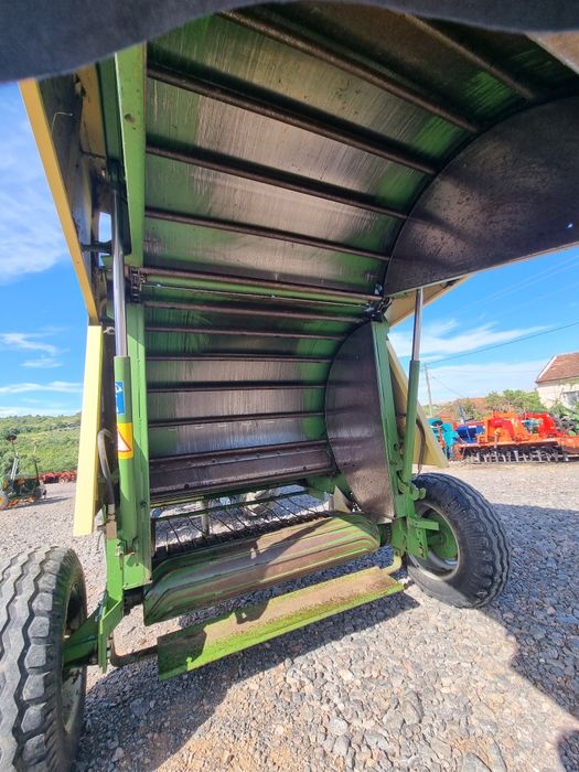 Presa  balotat  krone KR 125