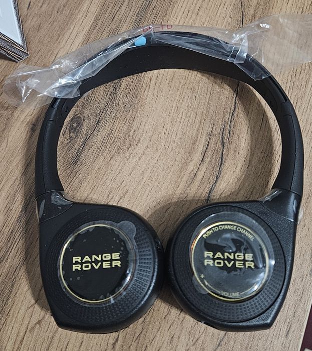 Наушники на Range Rover. Новые.