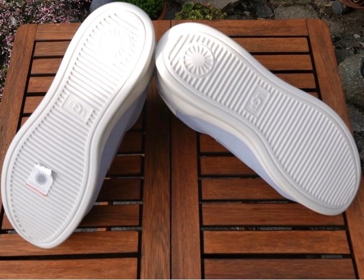 Noi! Pantofi Sport Slip-On UGG - Mărimea 41 - Culoare deosebită