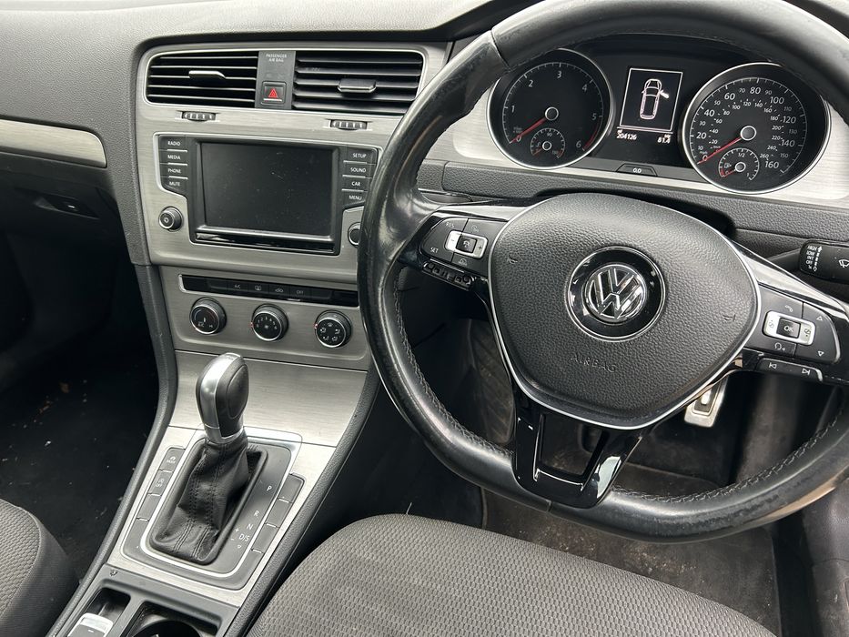 Bara fată, trager complet, capotă, aripi Volkswgen Golf 7 break