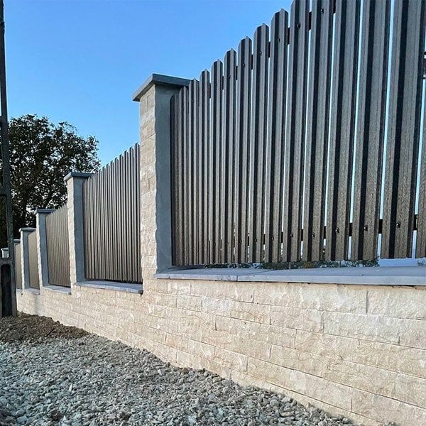 Executam garduie și împrejmuiri terenuri