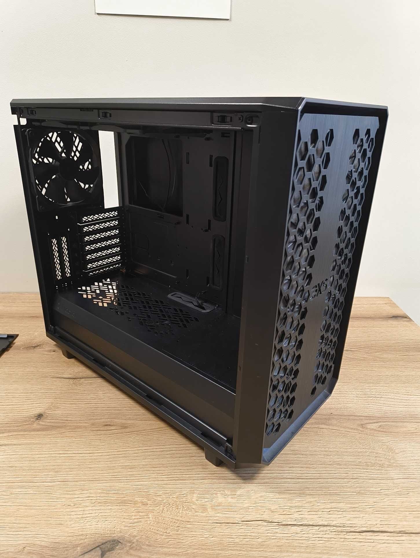 /Кутия за компютър/ Fractal Design Meshify 2