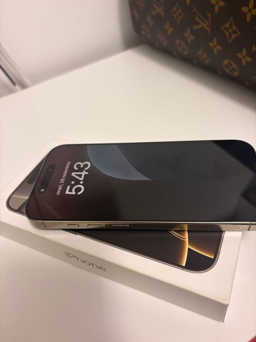 Vand/Schimb iphone 16 pro!