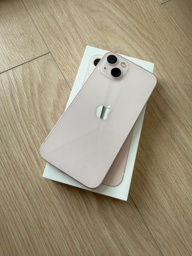 Продам Iphone 13