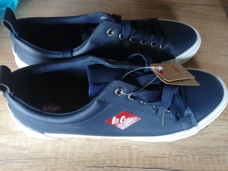 Нови кецове Lee Cooper