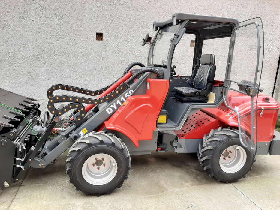 Incarcator telescopic articulat NOU DY1150, motor Kohler sau Yanmar