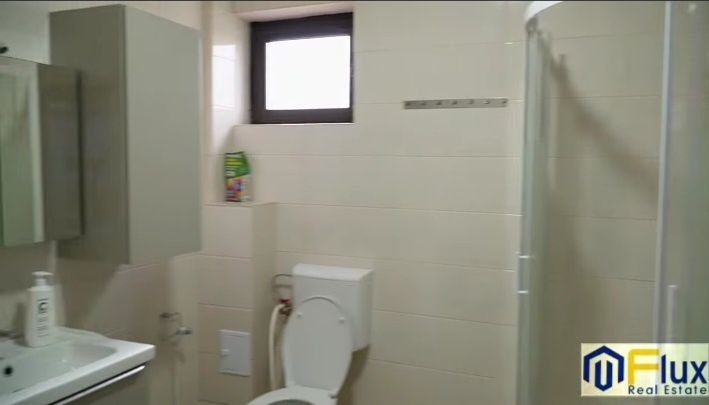 Apartament cu 5 camere-etaj intreg, 2 locuri parcare, 3 bai.