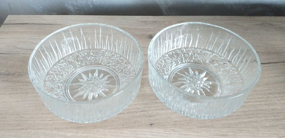 Set 2 boluri din sticlă groasă