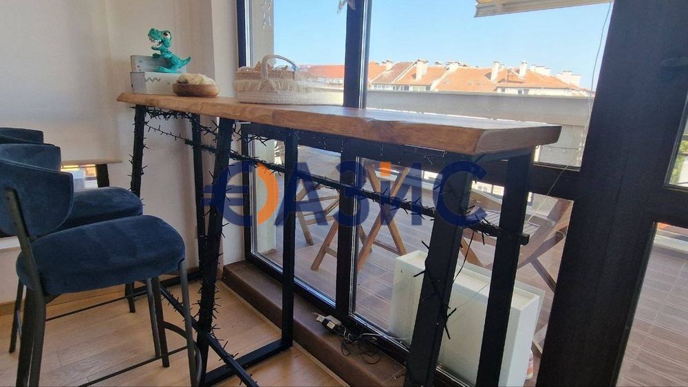 Продава се Четиристаен апартамент в Бургас, Център - 190 кв.м за 3527 €/кв.м - Снимка #4