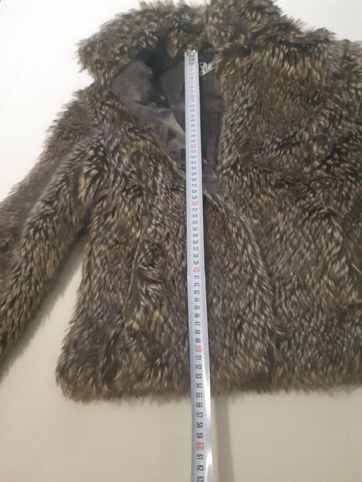 Късо палтенце в кафяв цвят р - р S/M