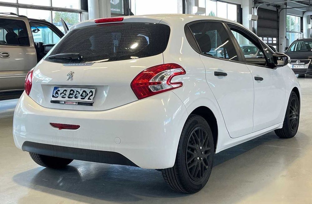 Peugeot 208 1.2i VTi на части