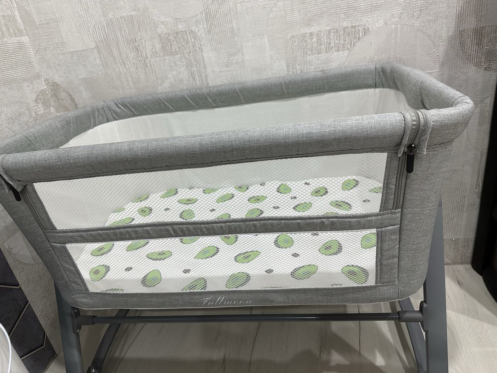 Продам детскую кровать манеж