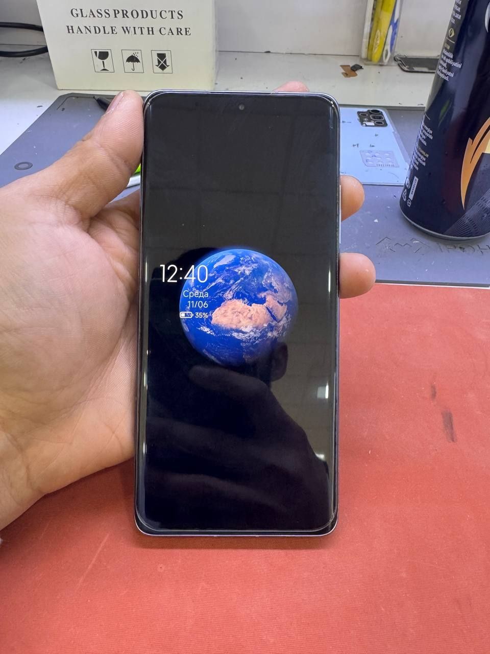 Mi 12 x 
Xotira 8+5 / 128 GB 
Karopka dakumet bor 
Original zaryadnik